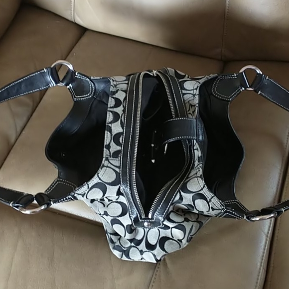 Coach Signature Lynn SOHO HOBO Bag - Picture 4 of 12